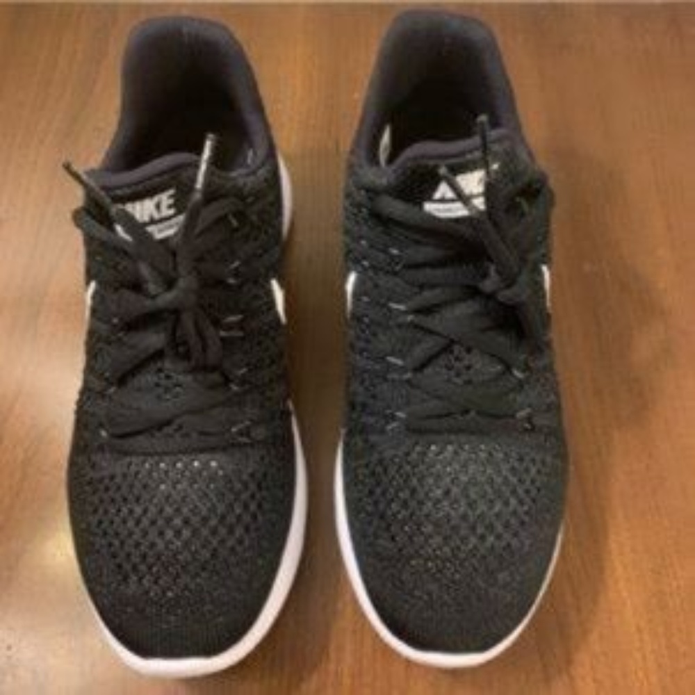 NEW WMNS Nike Air Lunar Epic Flyknit Shoe - Picture 2 of 7